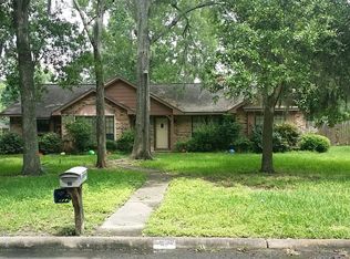 49 Shady Oak Ct, Alvin, TX 77511