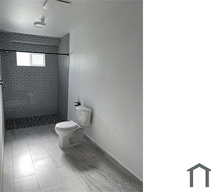 3rd image of 11460 Killion St #207