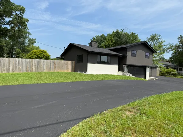 7404 Worthington Rd, Westerville, OH 43082