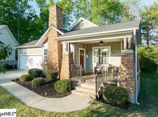 106 Ragon Ln, Greenville, SC 29609