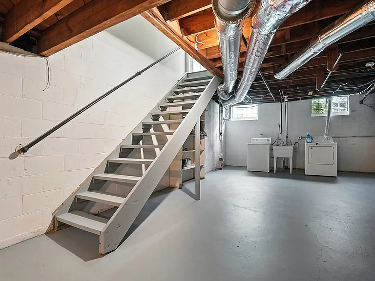 1660 Elmwood Ave — Photo 32