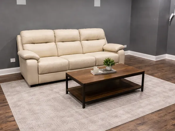 (undisclosed Address), Chicago, IL 60622