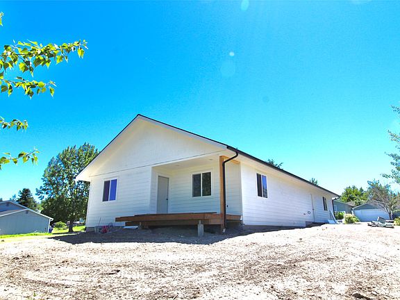 4th image of 406 20th Ave W