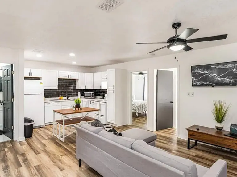 2301 Carlton Dr #1 — Photo 6