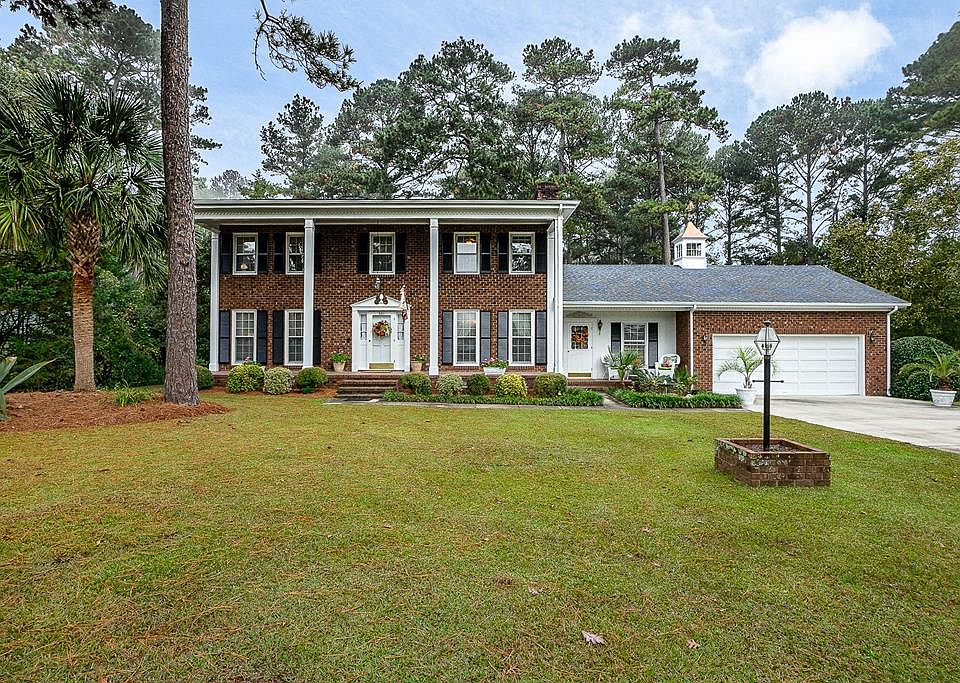 1st image of 301 Violeta Cir