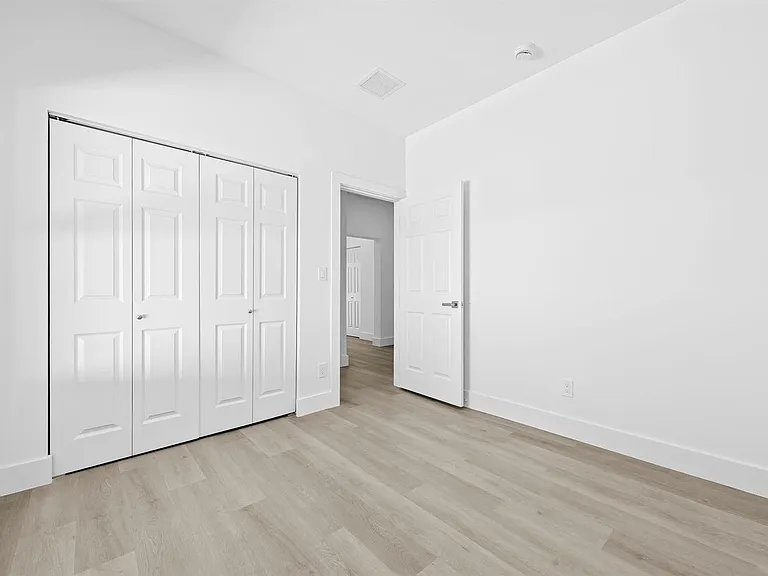 2810 NW 7th St — Photo 9