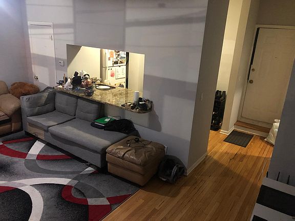 3rd image of 2566 N Lincoln Ave #205