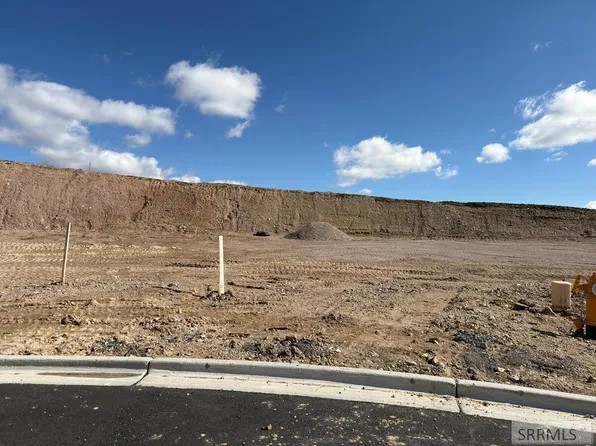 12 Falcon Ridge Dr, Pocatello, ID 83201