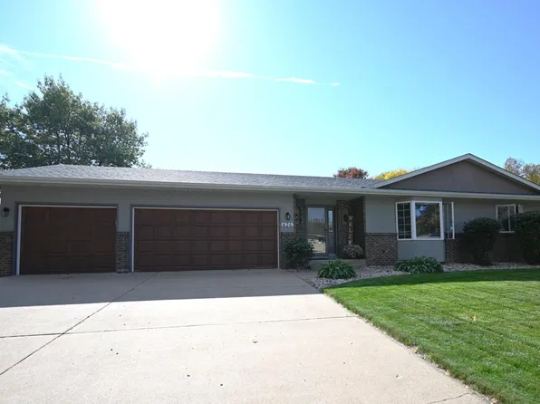 624 Hennes Ave, Shakopee, MN 55379