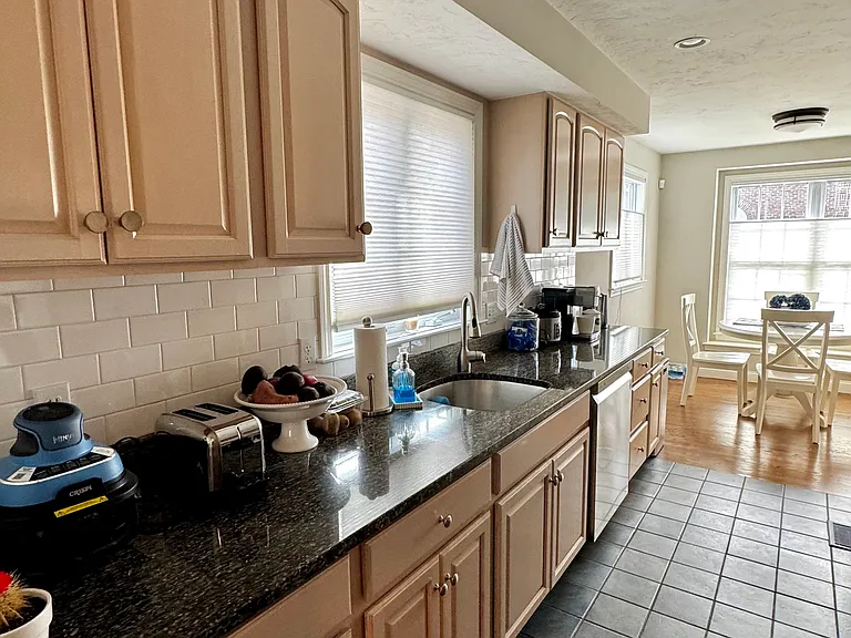 10 Shanley St #10 — Photo 5