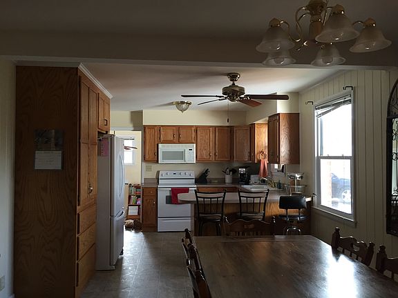 Kitchen & Dining 25'8" x 11'6"