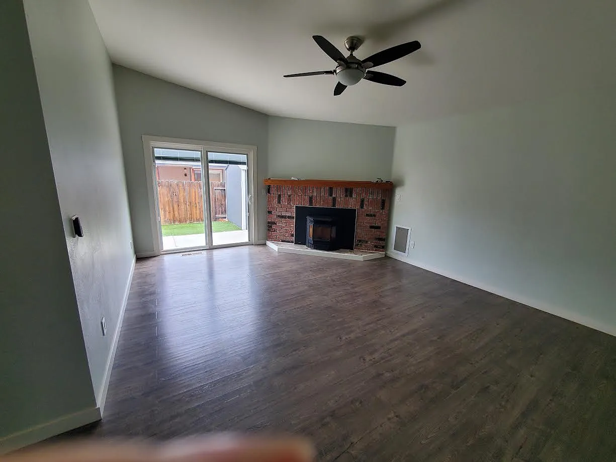 3 bed, 1309 sqft, $2,450 — Photo 3