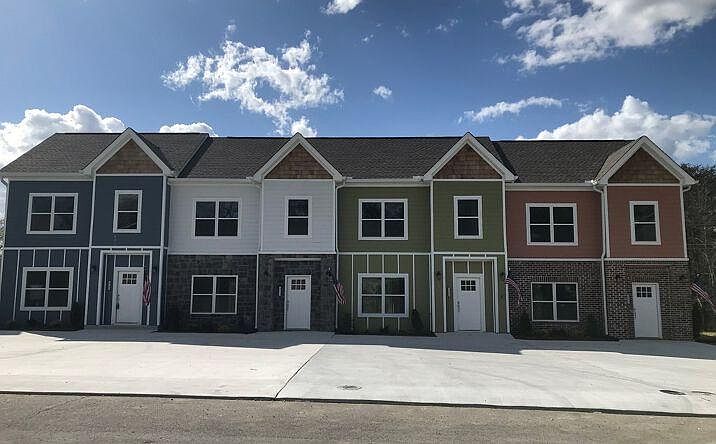 1st image of 3737 Keri Ln NE