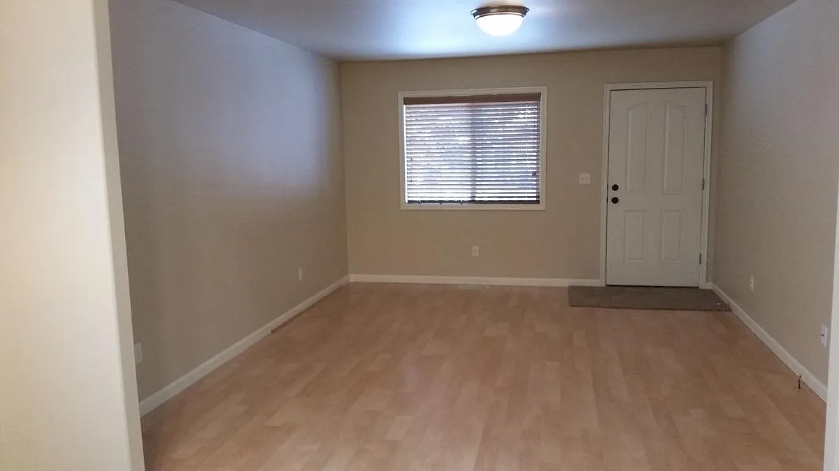 3 bed, 1150 sqft, $2,350 — Photo 3