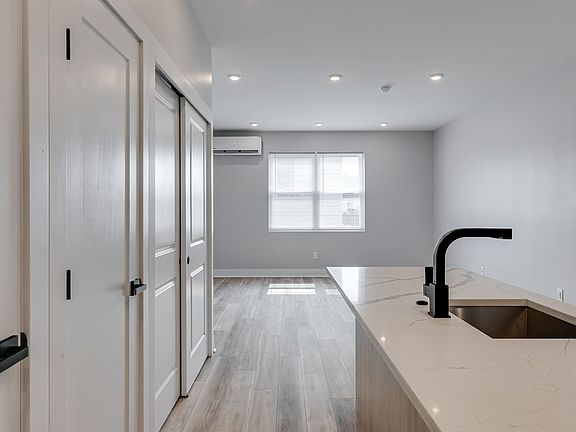 4th image of 3926 Haverford Ave #6
