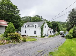 11 Bay St, Boothbay Harbor, ME 04538
