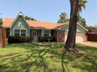 1815 Meadowview Dr, Alvin, TX 77511