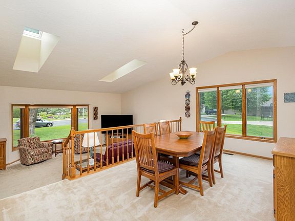 5th image of 706 Highland Dr