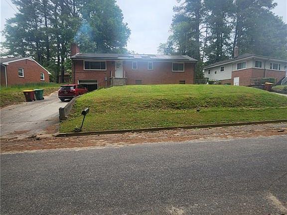 3rd image of 453 Forest Ln