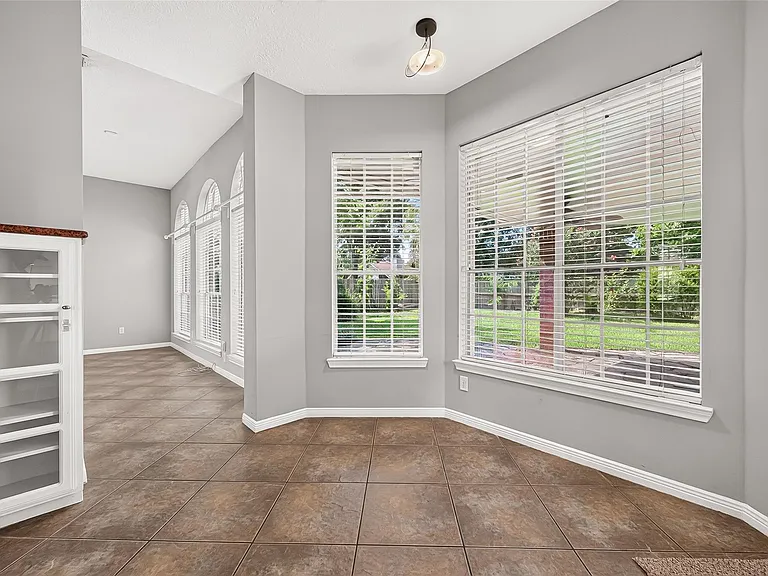 2106 Avenida La Quinta St — Photo 18