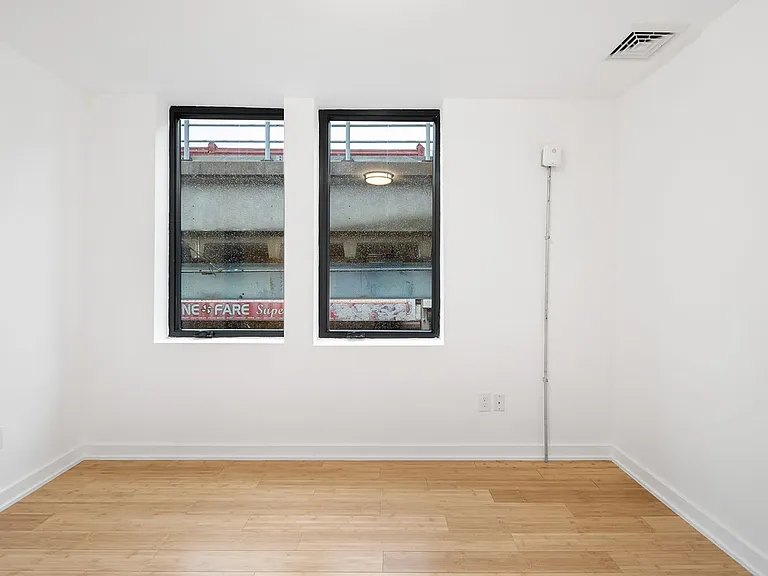 Welcome to Emerald Fox Lofts — Photo 5