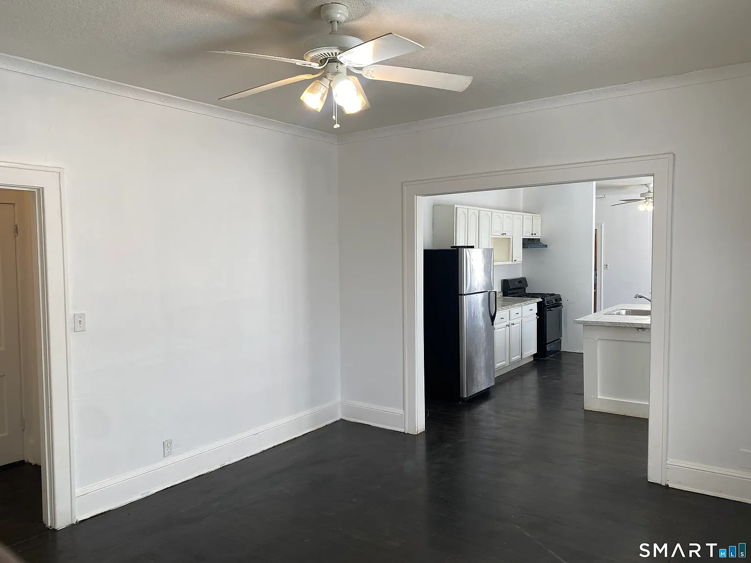 3 bed, 1.5 bath, 2632 sqft, $2,200 — Photo 3