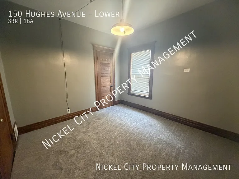 150 Hughes Ave #LOWER — Photo 8