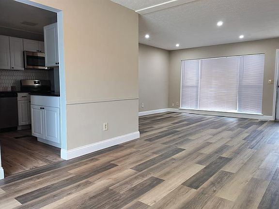 3rd image of 11481 Fremantle Dr