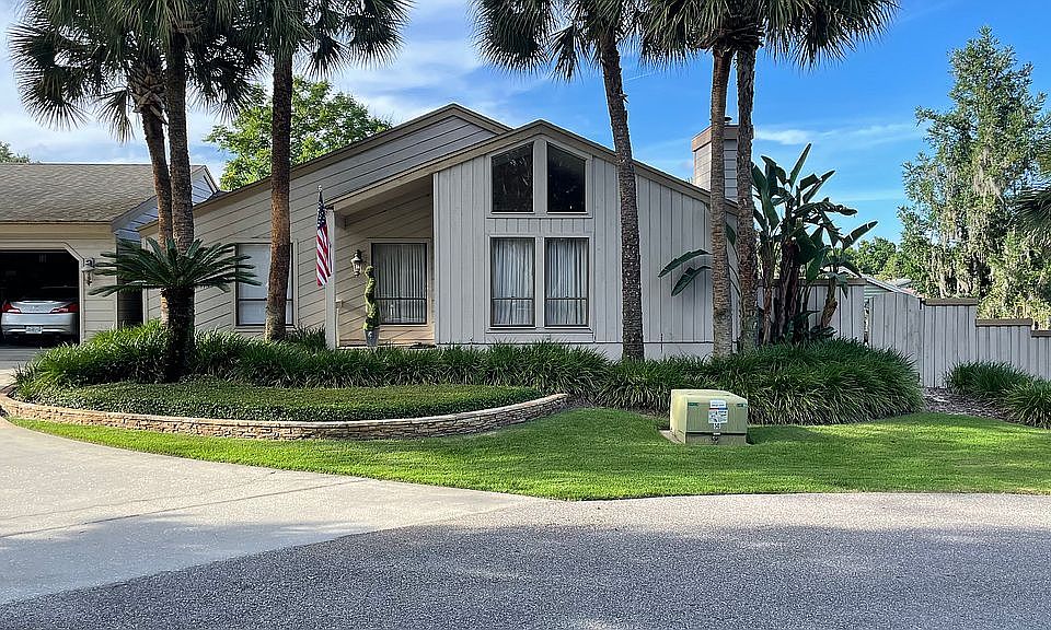 1st image of 128 Bridgeway Cir