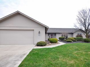 9079 Gatestone Rd, North Ridgeville, OH 44039