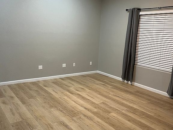 4th image of 619 E Rancho Viejo Loop