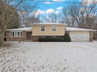 38434 N Russell Ave, Beach Park, IL 60087