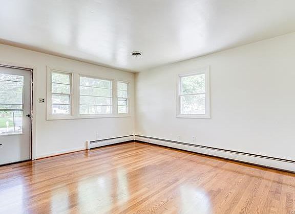 3rd image of 1201 Kingsport Ln