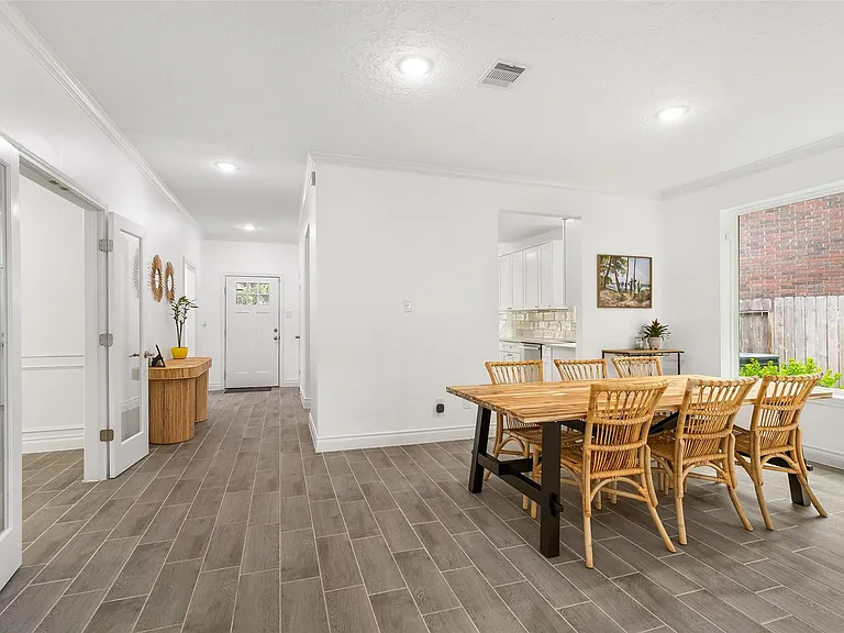 16011 Country Bend Rd — Photo 10
