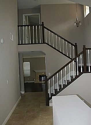 3rd image of 2816 Camellia Ct