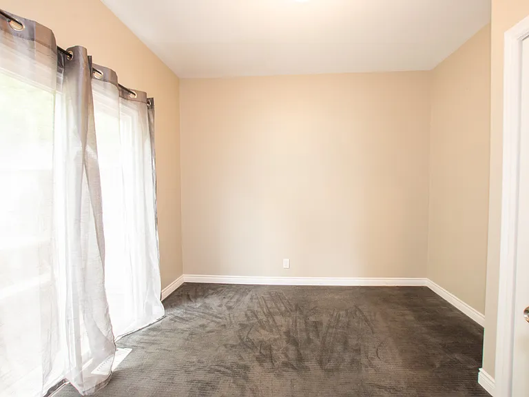 203 Niagara St — Photo 13