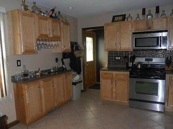 2nd image of 2557 Chestnut St