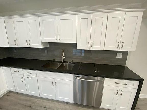 5th image of 6200 Coldwater Canyon Ave #B