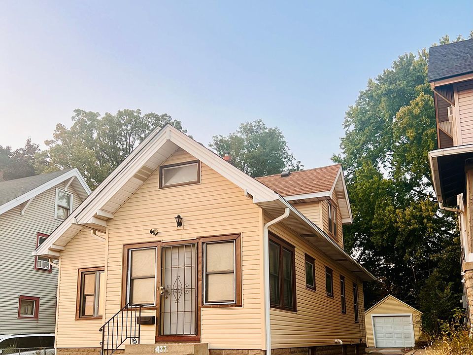 1st image of 437 Lawson Ave E