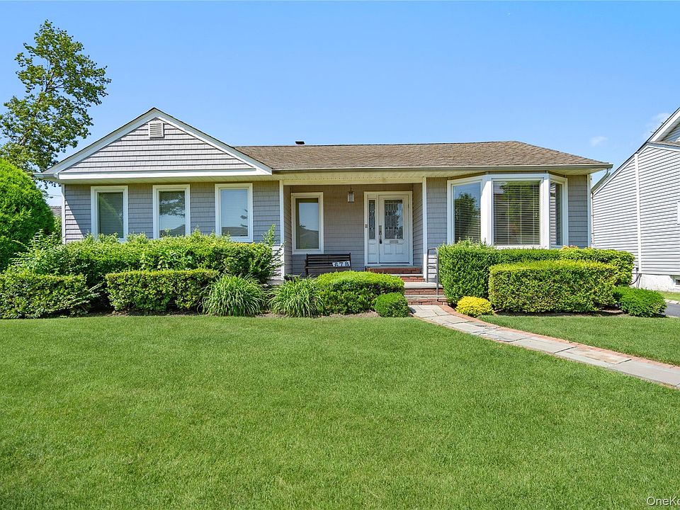 1st image of 678 Carlyle Avenue