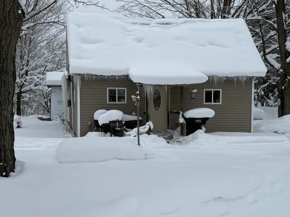 3885 E Loop Rd, Hesperia, MI 49421