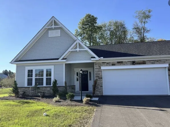 2747 Marra Dr, Gibsonia, PA 15044