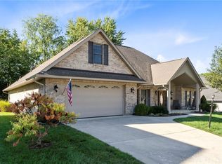 1547 Yellow Rose Ct, Fairborn, OH 45324