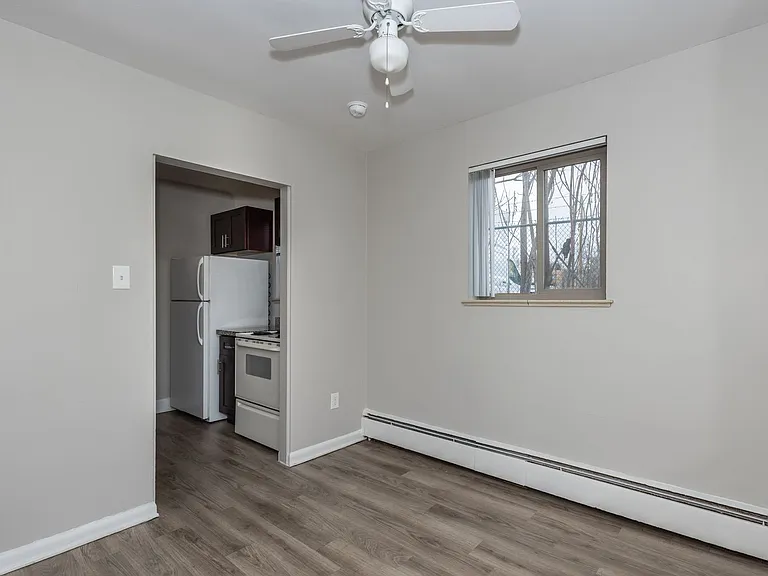 Jersey Apartments — Photo 17