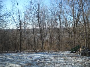 2094 Skylane Dr, Muscatine, IA 52761