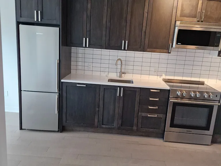 360 Deschatelets Ave #104 — Photo 27
