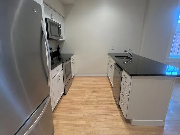 359 Main St #305 — Photo 3