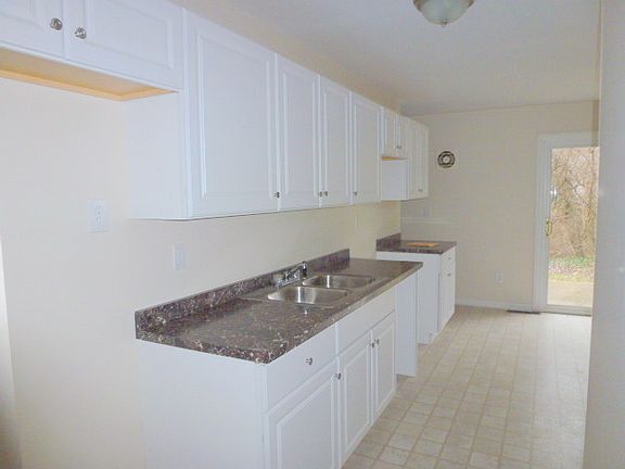4th image of 8036 Congresswood Ln