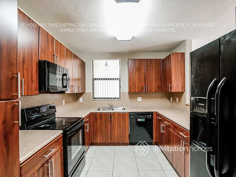 8920 SW 228th Ln — Photo 5