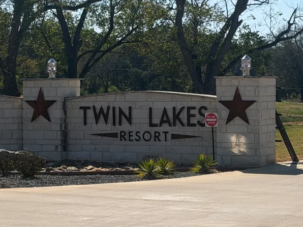50 County Road 3227 #28, Mount Pleasant, TX 75455